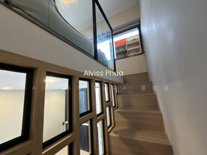 RIVERFRONT RESIDENCES photo 3