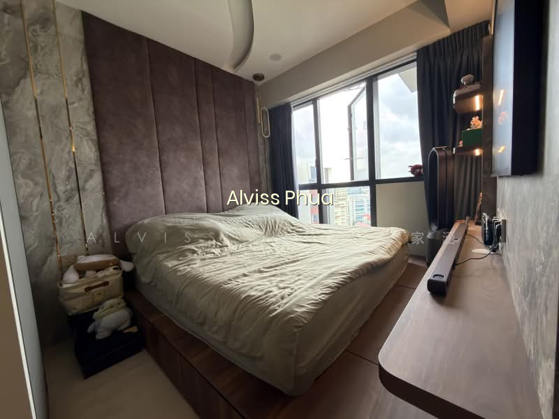RIVERFRONT RESIDENCES photo 6