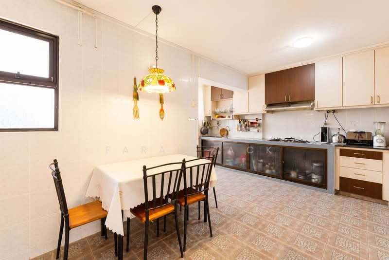 407 PANDAN GARDENS photo 3