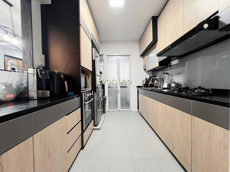 289A COMPASSVALE CRESCENT photo 6