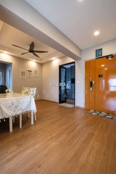 220A SUMANG LANE image 1 of 6
