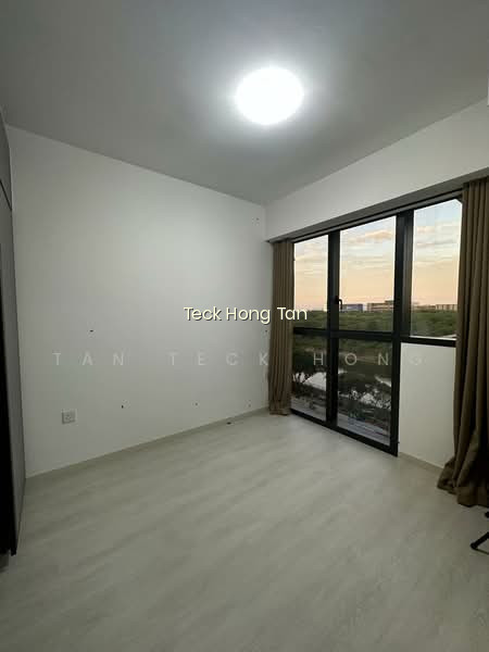 RIVERFRONT RESIDENCES photo 4