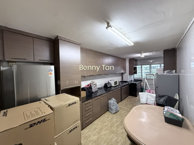 412 COMMONWEALTH AVENUE WEST photo 2