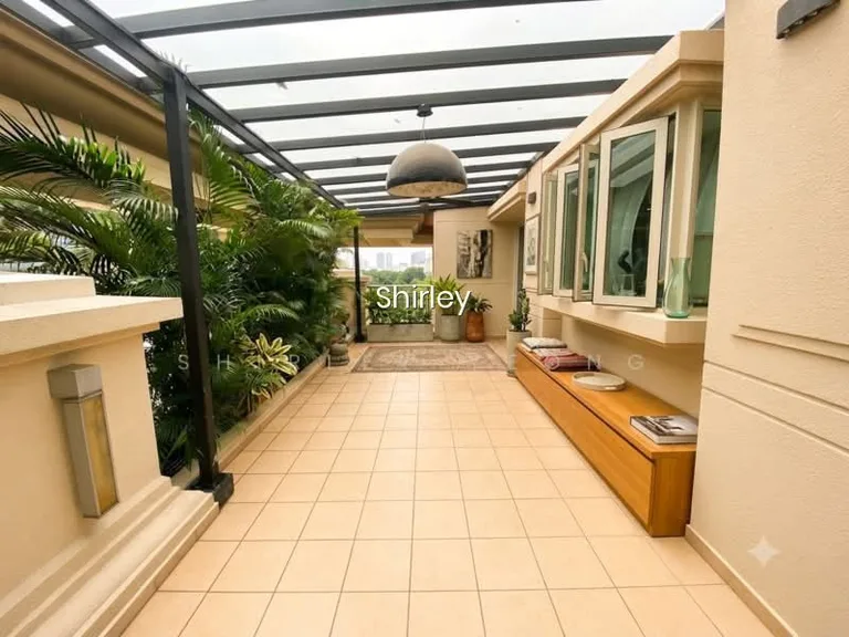 Very Cheap! Landed Living With Full Facilities! 1 Km Ai Tong & St Nicholas! 4 Bedrooms! image 1 of 3