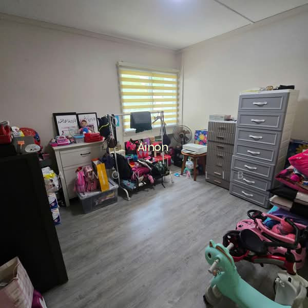 649 WOODLANDS RING ROAD photo 5