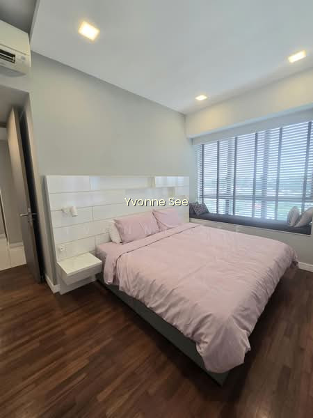D LEEDON photo 2