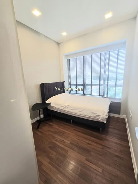 D LEEDON photo 4