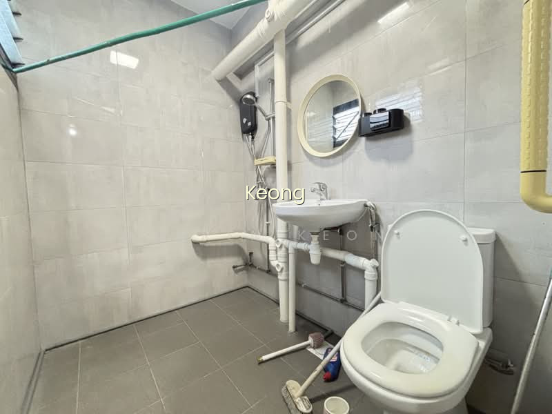 324 HOUGANG AVENUE 5 image 1 of 6