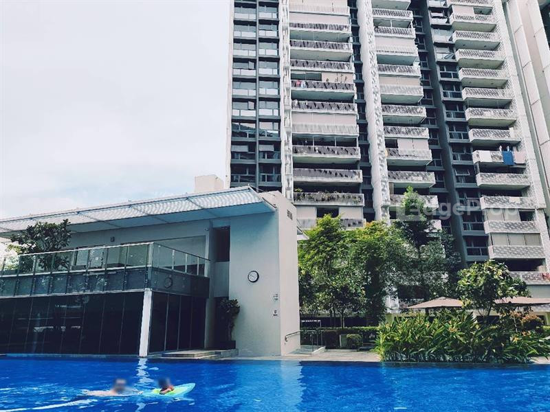 THE LAKEFRONT RESIDENCES photo 3