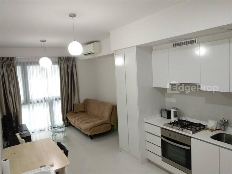 THE LAKEFRONT RESIDENCES photo 4