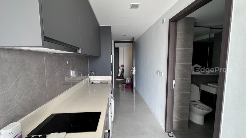 RIVERFRONT RESIDENCES photo 6