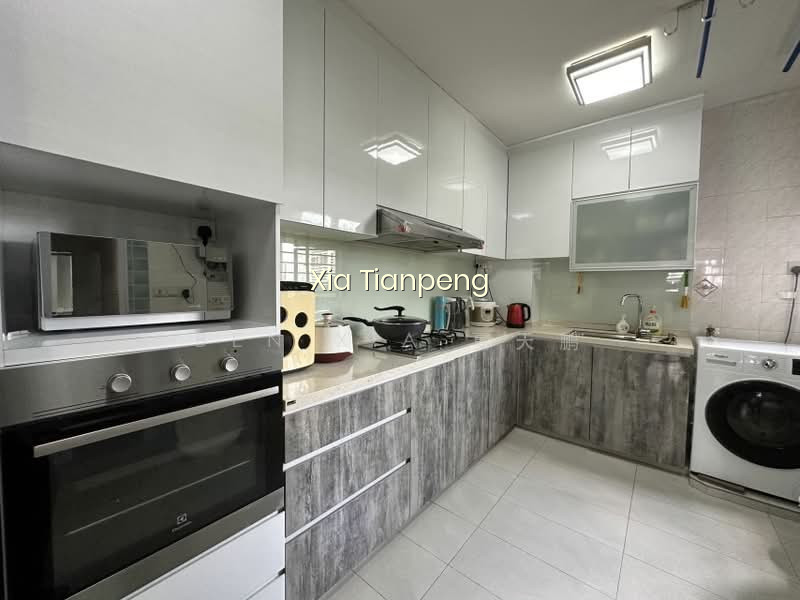 8 CANTONMENT CLOSE photo 2