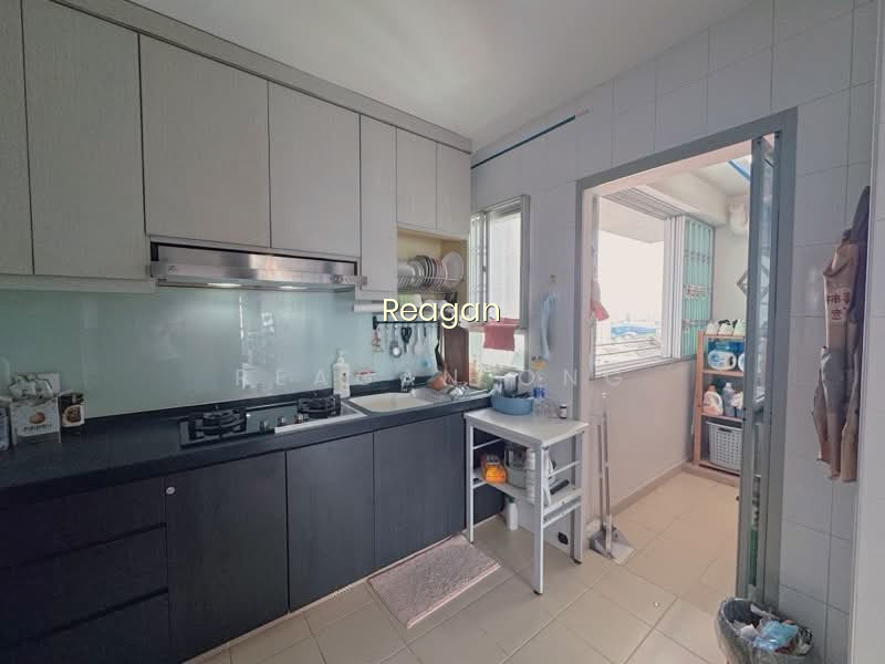 271A SENGKANG CENTRAL photo 2