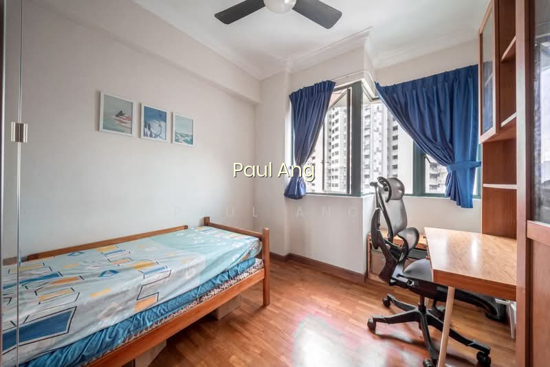 PALM GARDENS 4