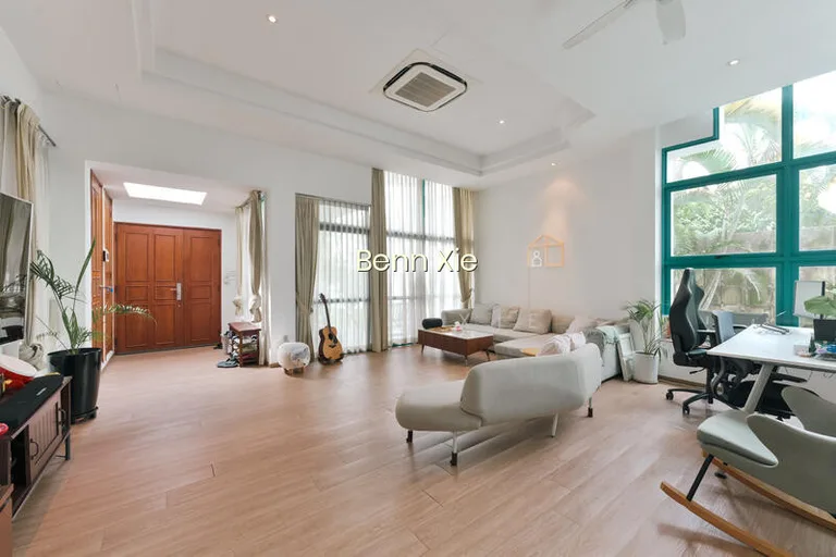 Rare Bungalow in Pasir Panjang Near NUS image 1 of 10