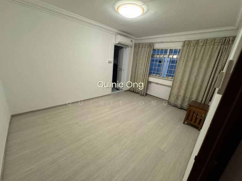 572 PASIR RIS STREET 53 photo 3