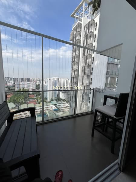 CITY VIEW LEVEL 21@ 10 EIGHT RIVERSUITES 3BED2BATH LIVING WITH 5.5M’CEILING image 1 of 10