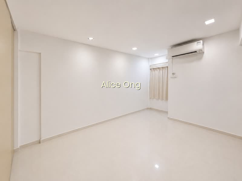 230 ANG MO KIO AVENUE 3 photo 3
