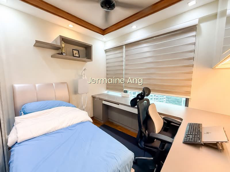 ESPARINA RESIDENCES 8