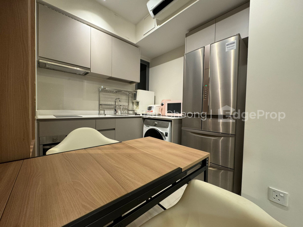 194 CANBERRA DRIVE image 1 of 7