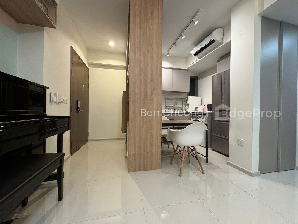 194 CANBERRA DRIVE photo 2