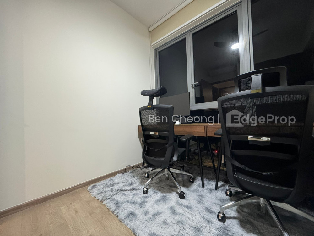 194 CANBERRA DRIVE photo 5