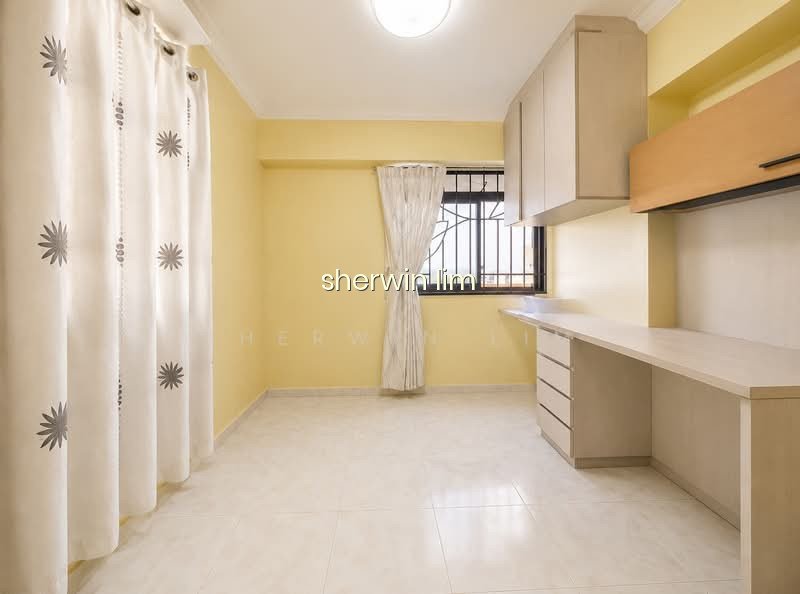 202 COMPASSVALE DRIVE photo 5