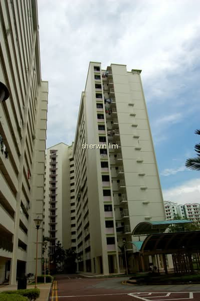 202 COMPASSVALE DRIVE photo 6