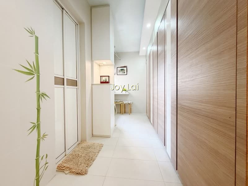 18 CANTONMENT CLOSE photo 3