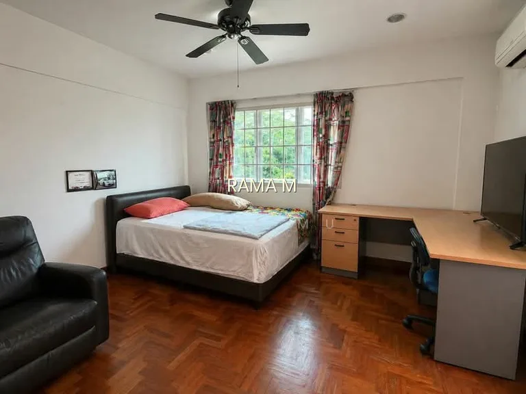 Original 3 Storey Terrace @ Springside Avenue/ Springleaf MRT - D26 image 1 of 10
