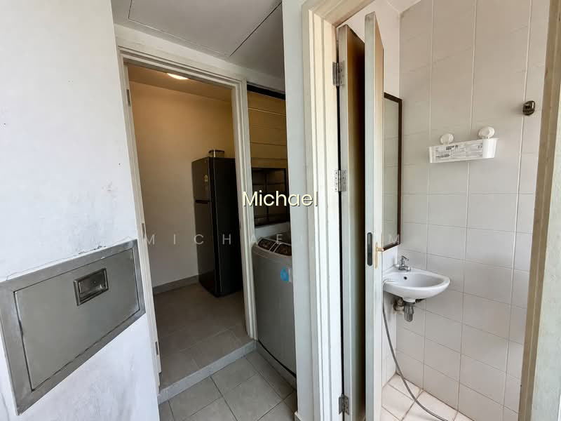 38 DRAYCOTT DRIVE photo 3