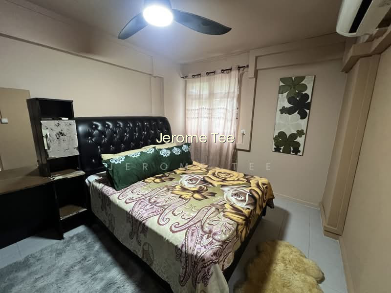176 BOON LAY DRIVE photo 2