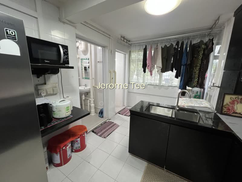 176 BOON LAY DRIVE photo 3