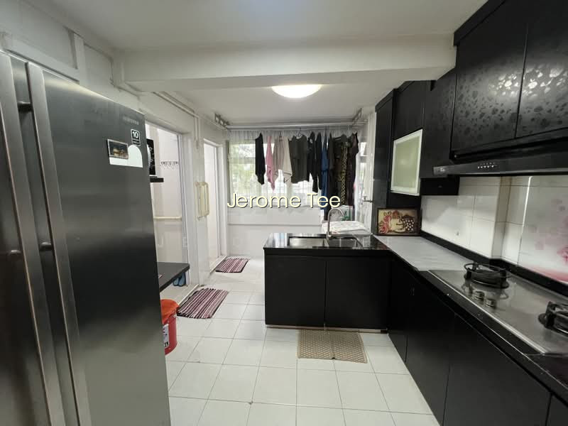 176 BOON LAY DRIVE photo 4