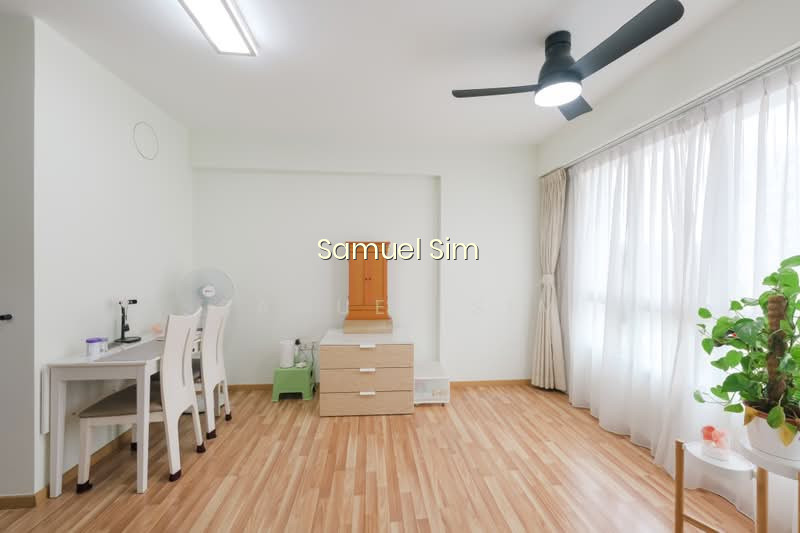 573C WOODLANDS GLEN image 1 of 6