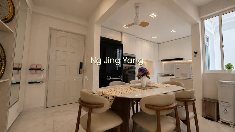 BALLOTA PARK CONDO image 1 of 9