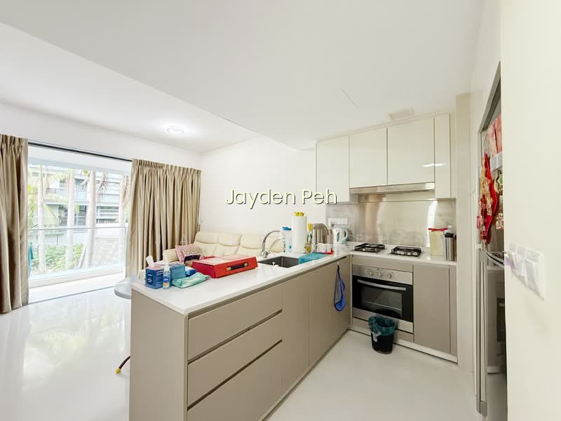 HEDGES PARK CONDOMINIUM photo 3