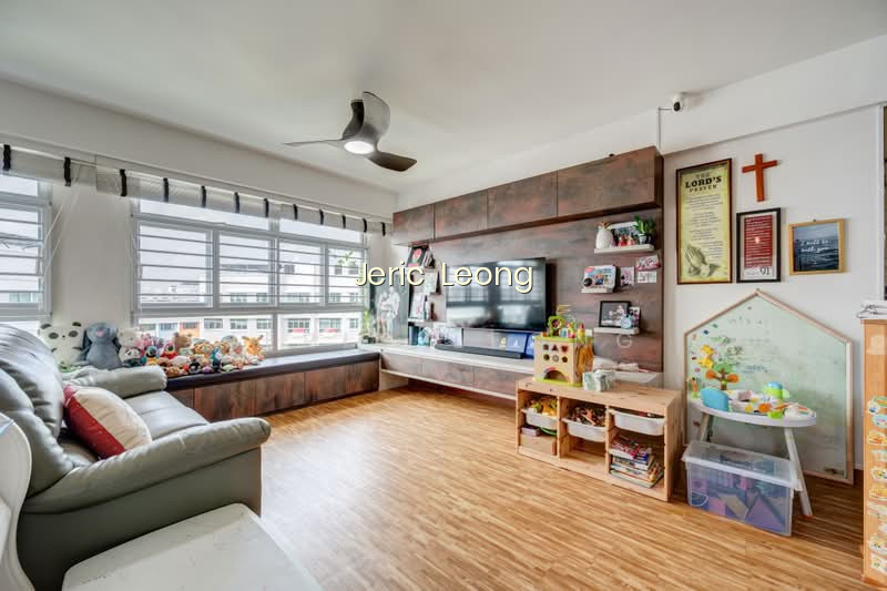 426A YISHUN AVENUE 11 image 1 of 9