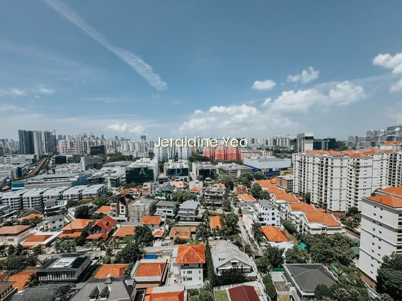 STIRLING RESIDENCES 4