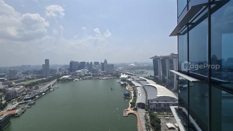 MARINA BAY RESIDENCES image 1 of 8