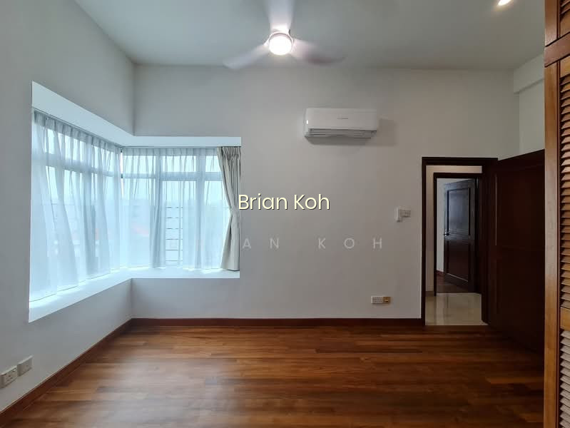 Fifth Avenue Condominium photo 5