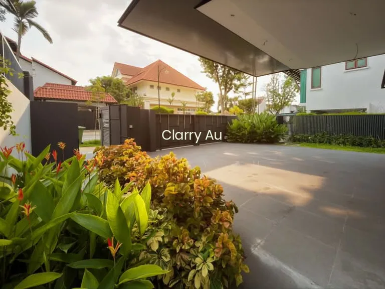 Detached Bungalow @ Braddell Heights Estate | Pool & Lift Eminence Landed image 1 of 5