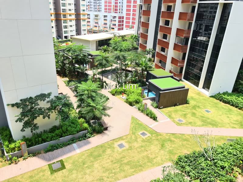 RIVERFRONT RESIDENCES 4