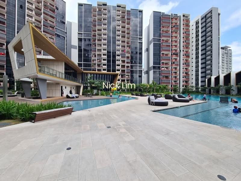 RIVERFRONT RESIDENCES 5