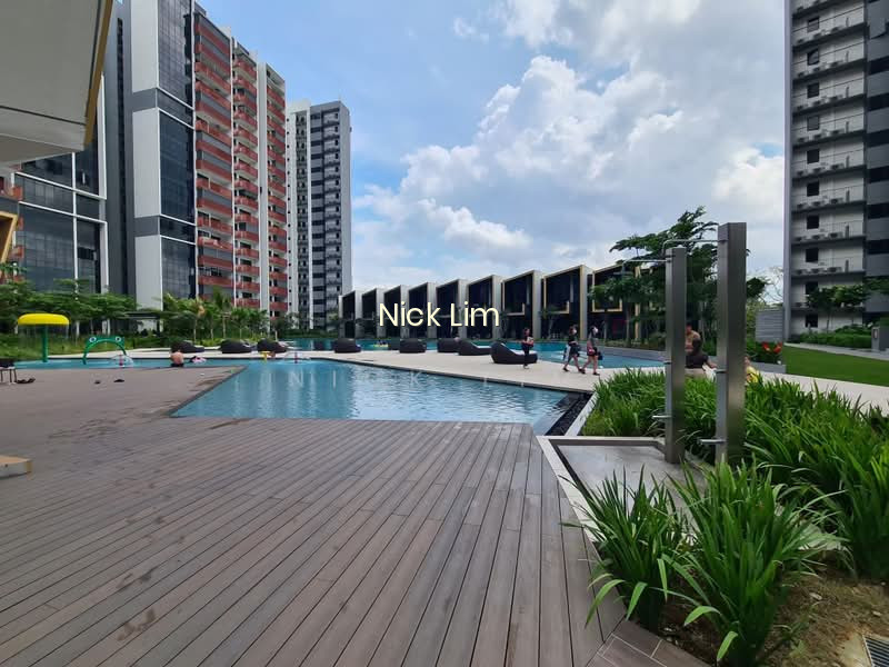 RIVERFRONT RESIDENCES 7