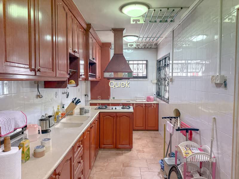 194 RIVERVALE DRIVE image 1 of 10