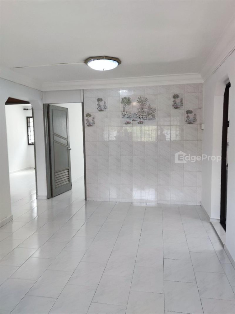 659 YISHUN AVENUE 4 image 1 of 5