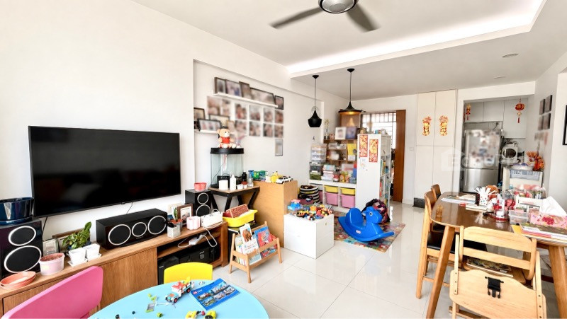 470C UPPER SERANGOON CRESCENT image 1 of 5