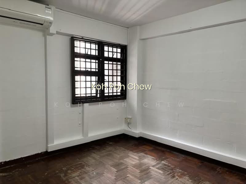 32 CHAI CHEE AVENUE image 1 of 8