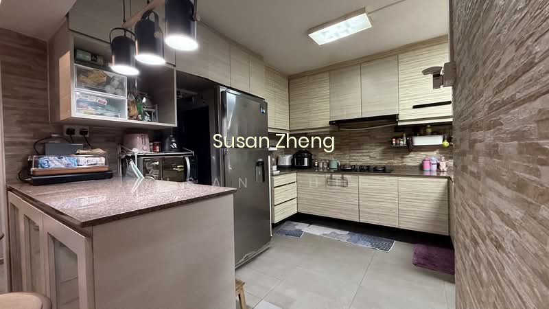 327 JURONG EAST STREET 31 photo 4